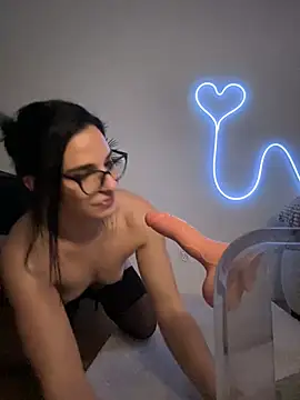 Snapshot of OIivia chatting on 20, 2, 2025 OIivia online show from 20, 2, 2025