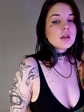 Snapshot of LazyTanukii chatting on 17, 10, 2025 LazyTanukii online show from 17, 10, 2025