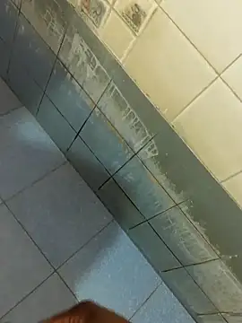 Snapshot of dinesh682 chatting on 30, 10, 2025 dinesh682 online show from 30, 10, 2025