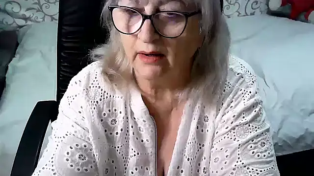 Snapshot of LolkaAlyss chatting on 19, 2, 2025 LolkaAlyss online show from 19, 2, 2025