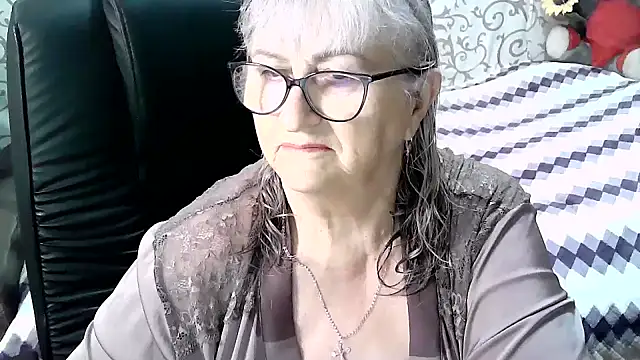 Snapshot of LolkaAlyss chatting on 8, 3, 2025 LolkaAlyss online show from 8, 3, 2025