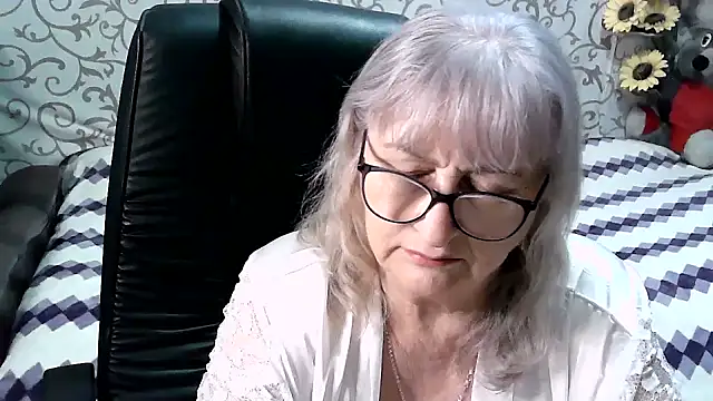 Snapshot of LolkaAlyss chatting on 17, 3, 2025 LolkaAlyss online show from 17, 3, 2025