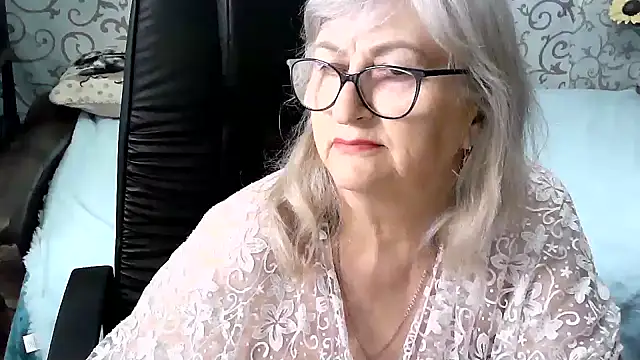 Snapshot of LolkaAlyss chatting on 10, 9, 2025 LolkaAlyss online show from 10, 9, 2025