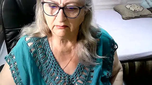 Snapshot of LolkaAlyss chatting on 15, 12, 2025 LolkaAlyss online show from 15, 12, 2025