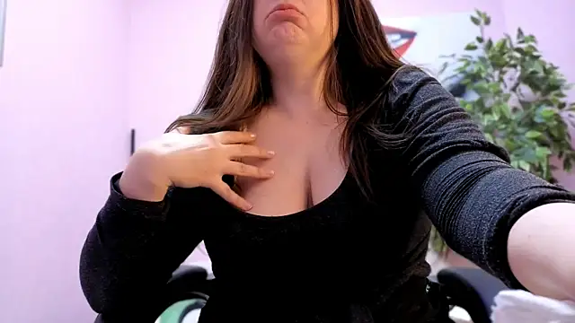 Snapshot of BattyMoll chatting on 16, 4, 2026 BattyMoll online show from 16, 4, 2026