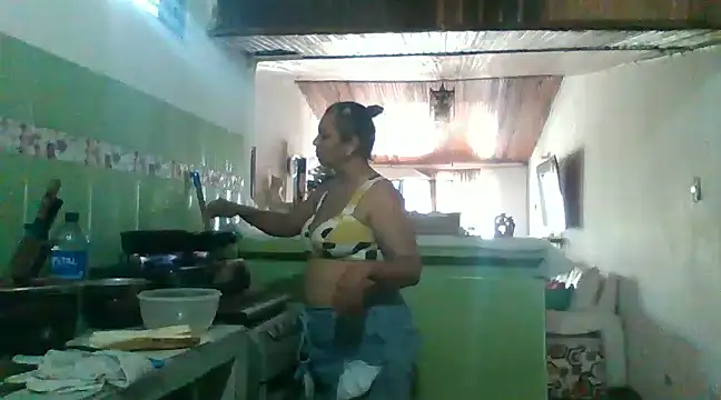 HallyGirlHot online show from 6, 12, 2024