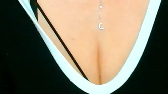 Snapshot of Tyana40 chatting on 15, 2, 2025 Tyana40 online show from 15, 2, 2025