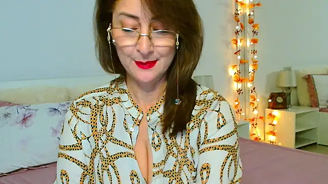 Snapshot of Tyana40 chatting on 10, 11, 2025 Tyana40 online show from 10, 11, 2025