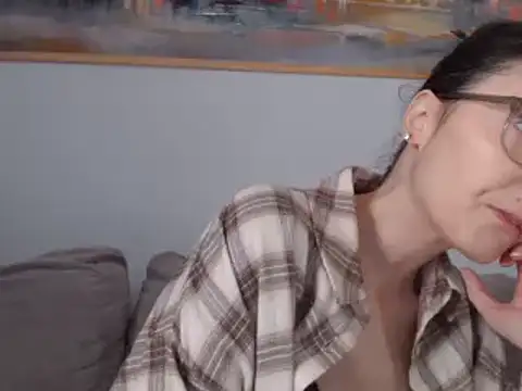 Snapshot of cleophee chatting on 11, 3, 2025 cleophee online show from 11, 3, 2025