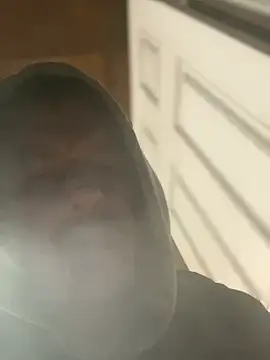 Snapshot of Dgamestrong chatting on 23, 4, 2026 Dgamestrong online show from 23, 4, 2026