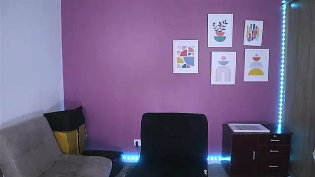 Snapshot of Steph_F chatting on 20, 3, 2025 Steph F online show from 20, 3, 2025