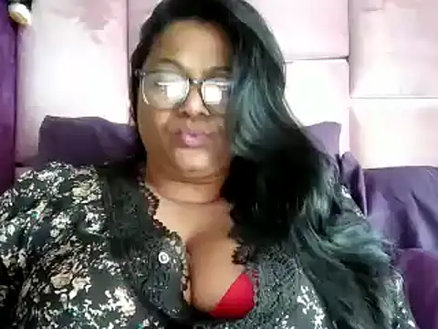 Snapshot of IndianDelia chatting on 16, 11, 2025 IndianDelia online show from 16, 11, 2025