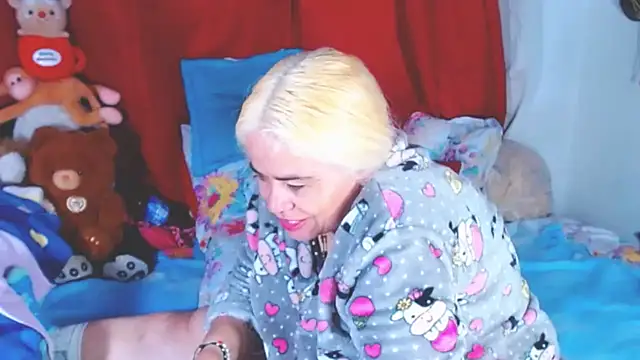 Snapshot of estrellita_fugaz16x chatting on 14, 11, 2025 estrellita fugaz16x online show from 14, 11, 2025