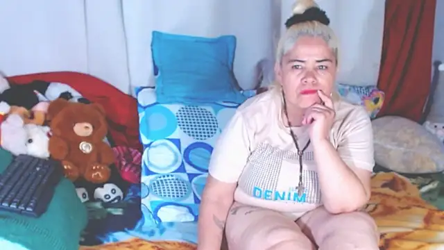 Snapshot of estrellita_fugaz16x chatting on 28, 11, 2025 estrellita fugaz16x online show from 28, 11, 2025