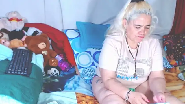 Snapshot of estrellita_fugaz16x chatting on 30, 11, 2025 estrellita fugaz16x online show from 30, 11, 2025