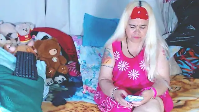 Snapshot of estrellita_fugaz16x chatting on 3, 12, 2025 estrellita fugaz16x online show from 3, 12, 2025