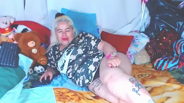 Snapshot of estrellita_fugaz16x chatting on 4, 12, 2025 estrellita fugaz16x online show from 4, 12, 2025