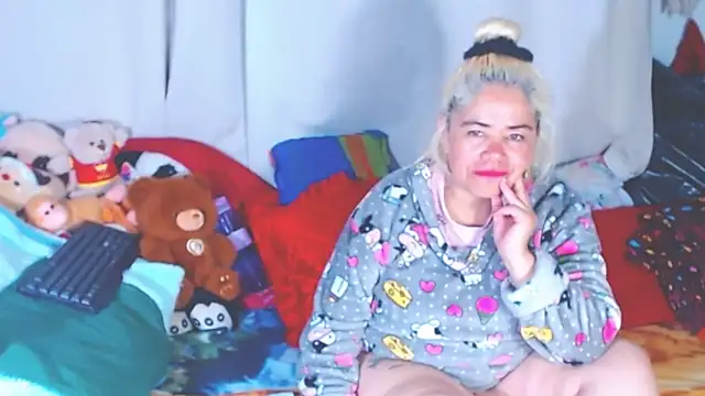 Snapshot of estrellita_fugaz16x chatting on 5, 12, 2025 estrellita fugaz16x online show from 5, 12, 2025