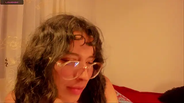 Snapshot of aluna_0310 chatting on 8, 1, 2025 aluna 0310 online show from 8, 1, 2025