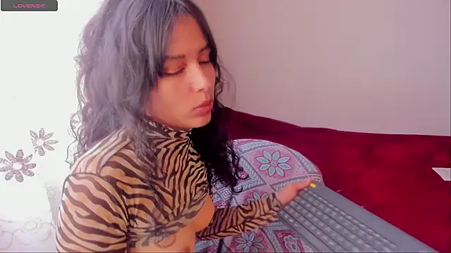 Snapshot of aluna_0310 chatting on 10, 2, 2025 aluna 0310 online show from 10, 2, 2025