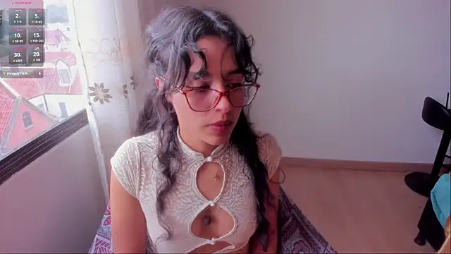 Snapshot of aluna_0310 chatting on 11, 10, 2025 aluna 0310 online show from 11, 10, 2025