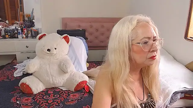 lucy belle bm online show from 18, 3, 2026