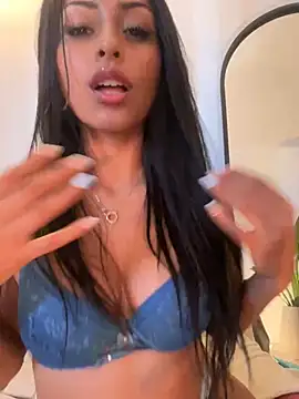 Snapshot of sweetAli_ chatting on 1, 2, 2025 sweetAli online show from 1, 2, 2025