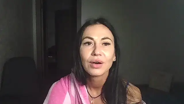 Snapshot of JulianaGold1 chatting on 29, 1, 2025 JulianaGold1 online show from 29, 1, 2025