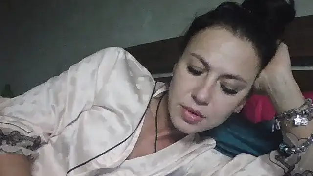 Snapshot of JulianaGold1 chatting on 31, 1, 2025 JulianaGold1 online show from 31, 1, 2025