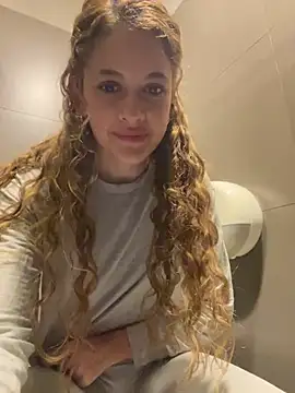 Snapshot of alana15 chatting on 14, 1, 2025 alana15 online show from 14, 1, 2025