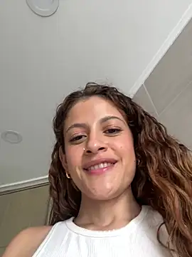 Snapshot of alana15 chatting on 4, 2, 2025 alana15 online show from 4, 2, 2025