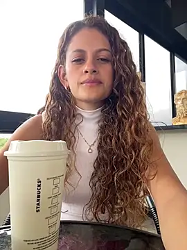 Snapshot of alana15 chatting on 5, 2, 2025 alana15 online show from 5, 2, 2025