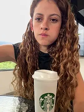 Snapshot of alana15 chatting on 16, 2, 2025 alana15 online show from 16, 2, 2025