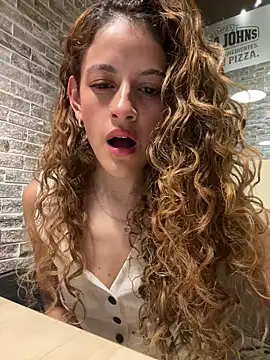 Snapshot of alana15 chatting on 1, 3, 2025 alana15 online show from 1, 3, 2025