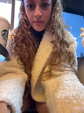 Snapshot of alana15 chatting on 4, 3, 2025 alana15 online show from 4, 3, 2025