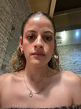 Snapshot of alana15 chatting on 9, 3, 2025 alana15 online show from 9, 3, 2025