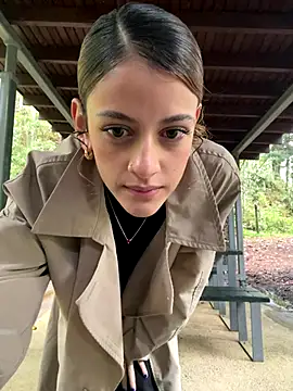 Snapshot of alana15 chatting on 18, 9, 2025 alana15 online show from 18, 9, 2025