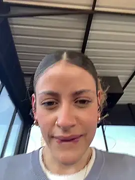 Snapshot of alana15 chatting on 2, 10, 2025 alana15 online show from 2, 10, 2025