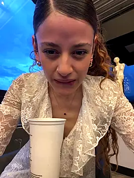 Snapshot of alana15 chatting on 9, 10, 2025 alana15 online show from 9, 10, 2025