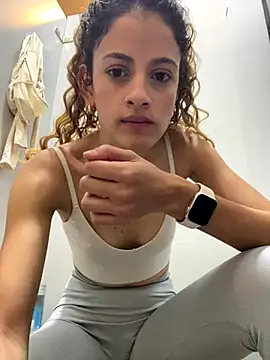 Snapshot of alana15 chatting on 19, 10, 2025 alana15 online show from 19, 10, 2025