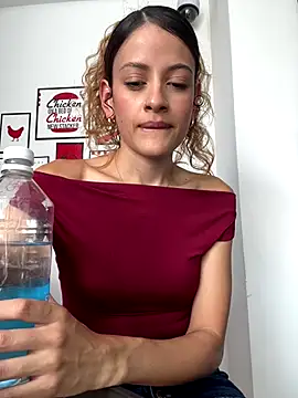 Snapshot of alana15 chatting on 21, 10, 2025 alana15 online show from 21, 10, 2025