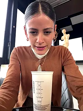 Snapshot of alana15 chatting on 23, 10, 2025 alana15 online show from 23, 10, 2025