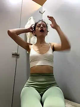 Snapshot of alana15 chatting on 2, 11, 2025 alana15 online show from 2, 11, 2025