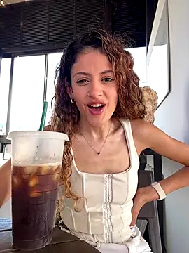 Snapshot of alana15 chatting on 7, 11, 2025 alana15 online show from 7, 11, 2025