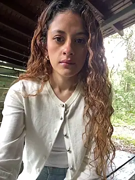 Snapshot of alana15 chatting on 15, 11, 2025 alana15 online show from 15, 11, 2025