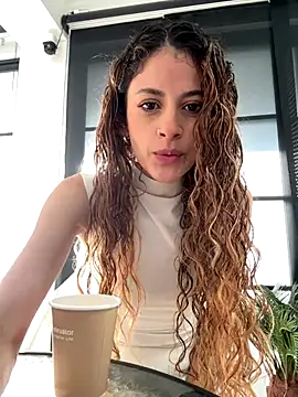 Snapshot of alana15 chatting on 22, 11, 2025 alana15 online show from 22, 11, 2025