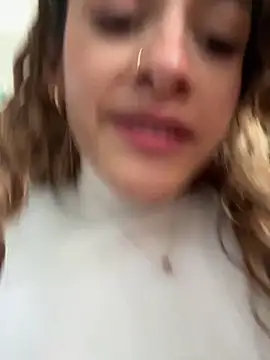 Snapshot of alana15 chatting on 24, 11, 2025 alana15 online show from 24, 11, 2025