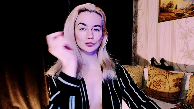 xxxcharismaaa online show from 1, 12, 2025