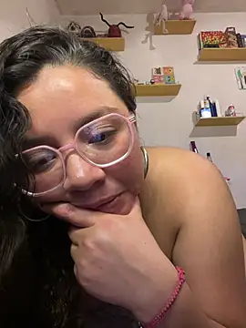 Vivi Kvsh online show from 12, 3, 2026