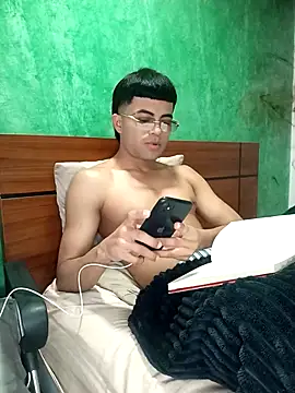 pinedasex777 online show from 12, 10, 2025